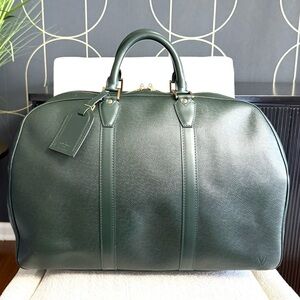 Authentic LOUIS VUITTON Taiga Kendall PM Episea green leather travel bag unisex